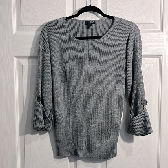 a.n.a. Women’s gray sweater- 3/4 cuffed sleeves w/ button detail - Size Medium - Picture 1 of 6